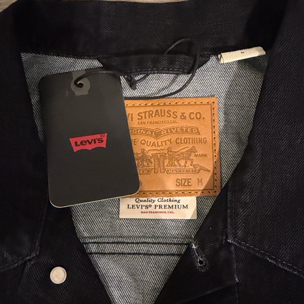 Levi's® Premium RELAXED FIT TRUCKER JACKET Velvet denim Edition - Picture 3 of 6